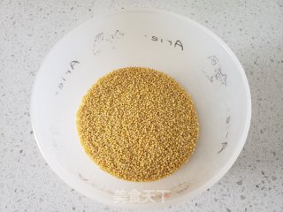 小米粥的做法步骤：1