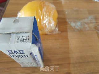 豆本豆奶芒果慕斯蛋糕的做法步骤：1