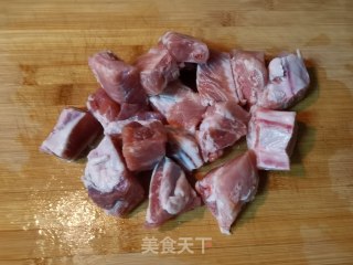 田园排骨汤的做法步骤：1