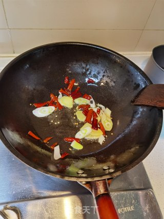 辣炒花甲的做法步骤：1
