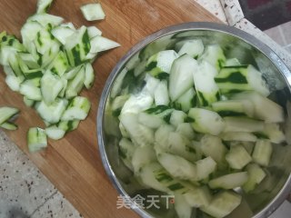 虾仁炒青瓜的做法步骤：6