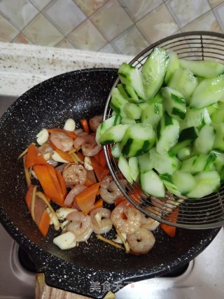 虾仁炒青瓜的做法步骤：23