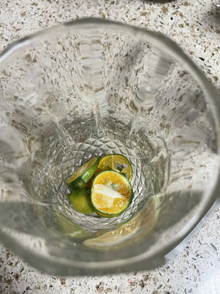 百香果气泡水的做法步骤：1