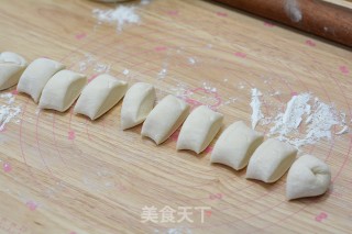 美味快手鸡蛋虾皮韭菜包子两吃的做法步骤：7