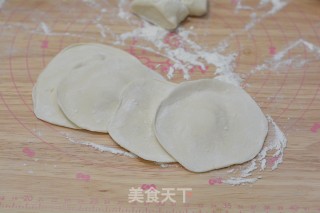 美味快手鸡蛋虾皮韭菜包子两吃的做法步骤：8