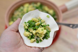 美味快手鸡蛋虾皮韭菜包子两吃的做法步骤：9