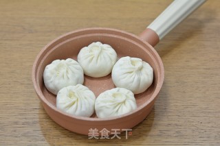 美味快手鸡蛋虾皮韭菜包子两吃的做法步骤：13