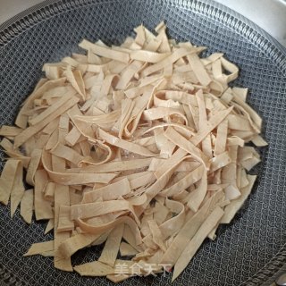 凉拌油豆皮的做法步骤：7