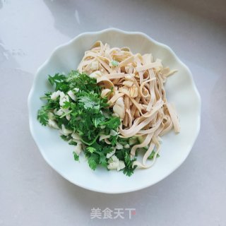 豆皮拌黄瓜丝的做法步骤：4