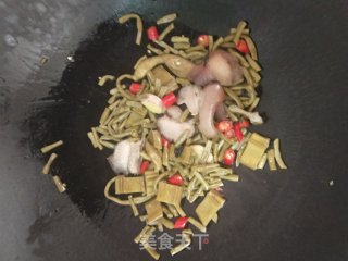 什锦酸笋的做法步骤：1