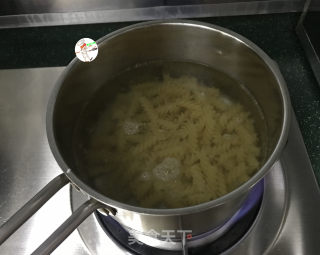 咖喱牛肉虾仁意大利面的做法步骤：5
