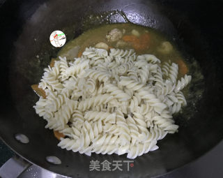 咖喱牛肉虾仁意大利面的做法步骤：12