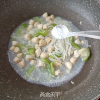 鲜贝丝瓜汤粉的做法步骤：6