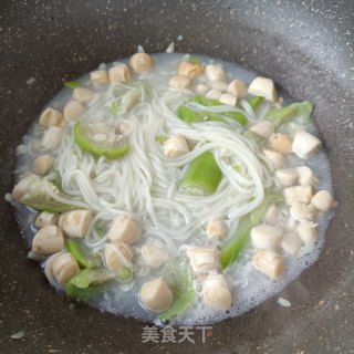 鲜贝丝瓜汤粉的做法步骤：7