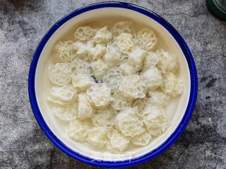 麻酱面藕的做法步骤：2