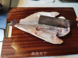 香烤鲈鱼的做法步骤：2