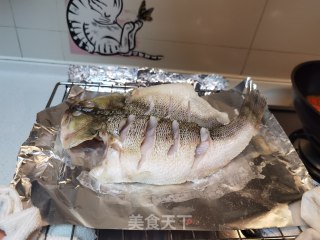 香烤鲈鱼的做法步骤：24