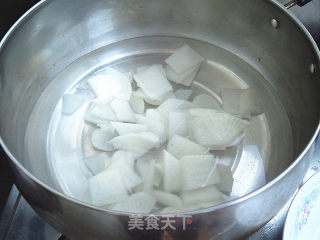 白萝卜拌紫甘蓝的做法步骤：3