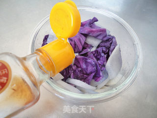 白萝卜拌紫甘蓝的做法步骤：8