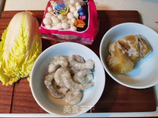 虾仁海鲜菇菜煲的做法步骤：1
