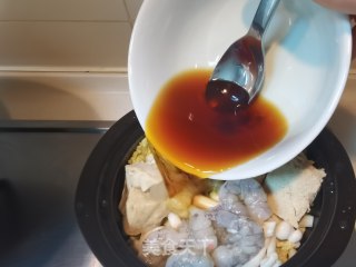 虾仁海鲜菇菜煲的做法步骤：6