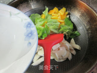 双椒炒茭白的做法步骤：4