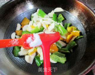 双椒炒茭白的做法步骤：6