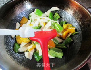 双椒炒茭白的做法步骤：7