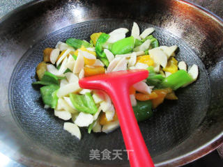 双椒炒茭白的做法步骤：8