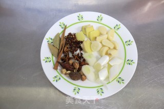 牛腩炖萝卜的做法步骤：5