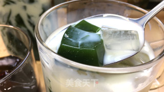 清凉双色冰粉粉，红糖的甜蜜、抹茶的清新，解暑又美味香甜。的做法步骤：15