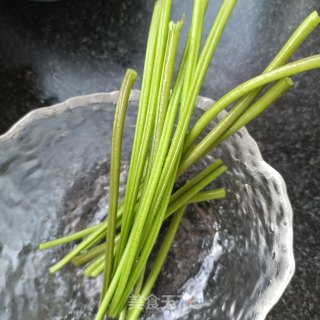椒香薯叶鹅蛋饼的做法步骤：2