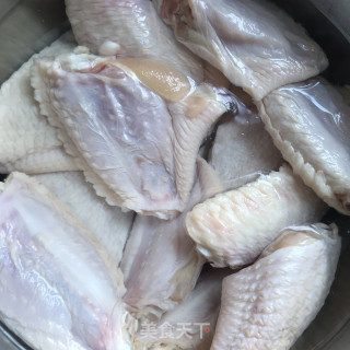 茶籽油煎鸡翅的做法步骤：1