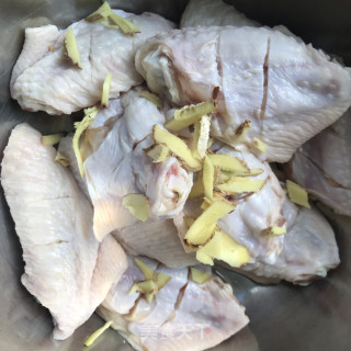 茶籽油煎鸡翅的做法步骤：2