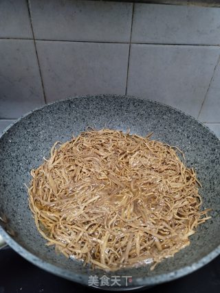 五花肉焖笋丝的做法步骤：9
