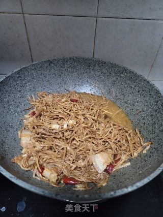 五花肉焖笋丝的做法步骤：11