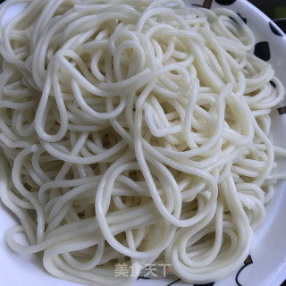 茄汁虾仁凉面的做法步骤：6