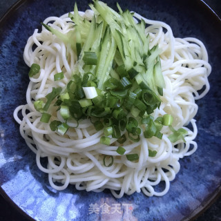 茄汁虾仁凉面的做法步骤：8