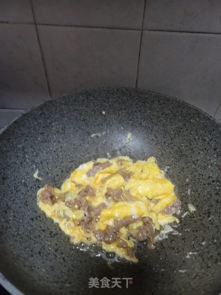 牛肉片炒蛋的做法步骤：6
