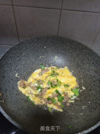 牛肉片炒蛋的做法步骤：7