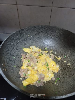 牛肉片炒蛋的做法步骤：8
