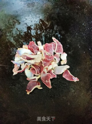 爆炒鸡胗杏鲍菇的做法步骤：3