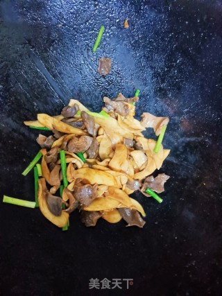 爆炒鸡胗杏鲍菇的做法步骤：7