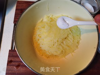 土豆丝饼的做法步骤：6