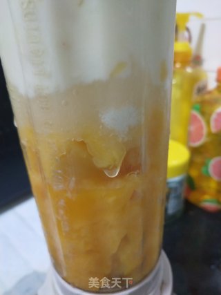 酸奶芒果慕斯蛋糕的做法步骤：3