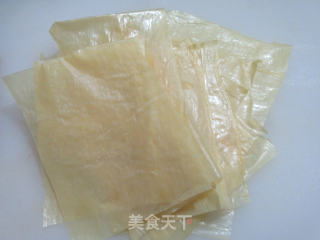 虾仁豆腐皮卷的做法步骤：7