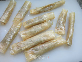 虾仁豆腐皮卷的做法步骤：10