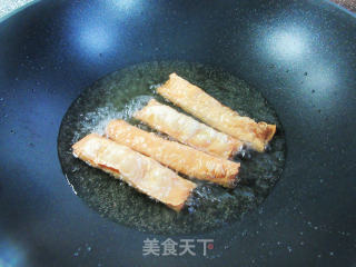 虾仁豆腐皮卷的做法步骤：11