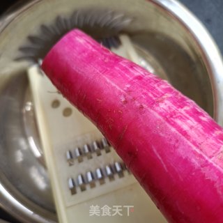 粉丝拌水萝卜的做法步骤：1