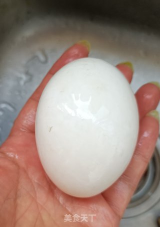 青椒番茄炒鹅蛋的做法步骤：3